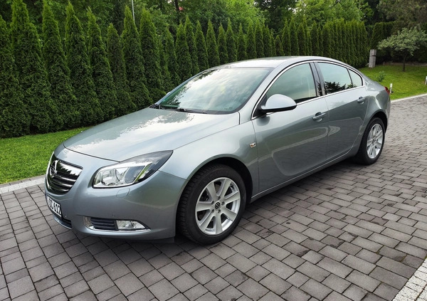 Opel Insignia cena 31700 przebieg: 186000, rok produkcji 2013 z Zwoleń małe 301